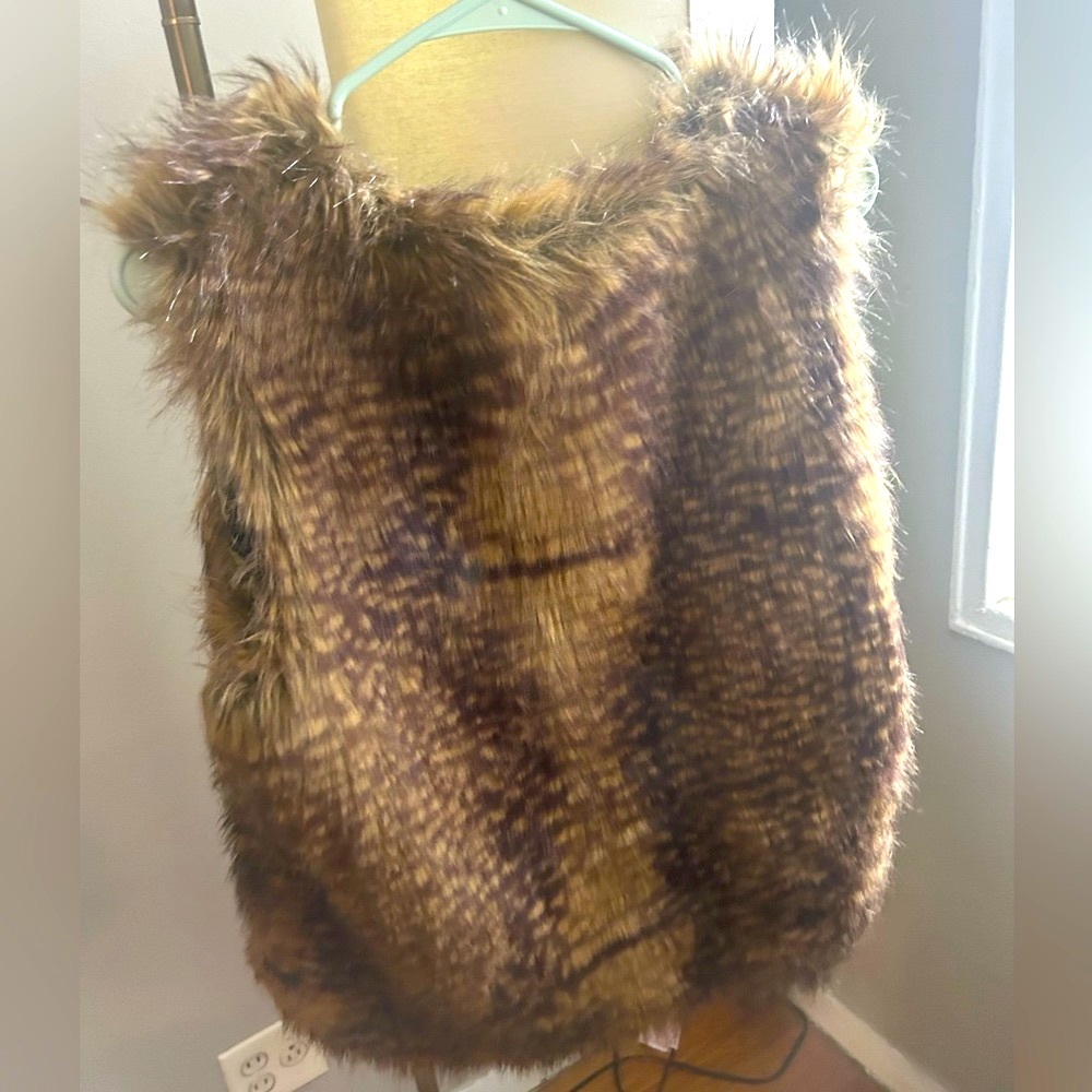 Fur vest! - Picture 2 of 2